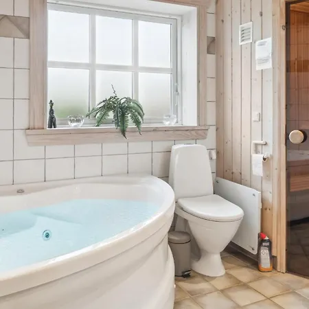 Dom wakacyjny Amazing In Vaeggerlose With Sauna *