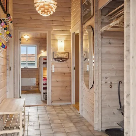 Casa de Férias Amazing In Vaeggerlose With Sauna Bøtø By