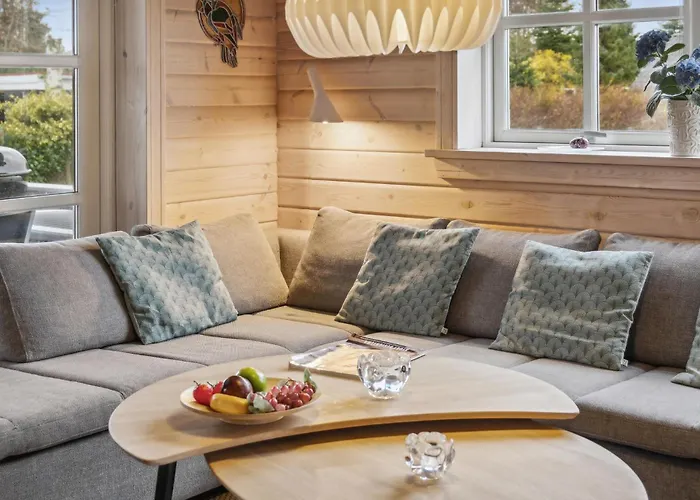 Сasa de vacaciones Amazing In Vaeggerlose With Sauna Bøtø By